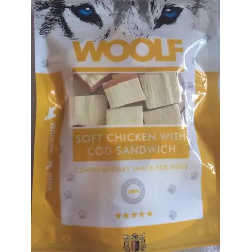 Mehki sendvič priboljšek za pse Woolf s piščancem in polenovko, 100 g